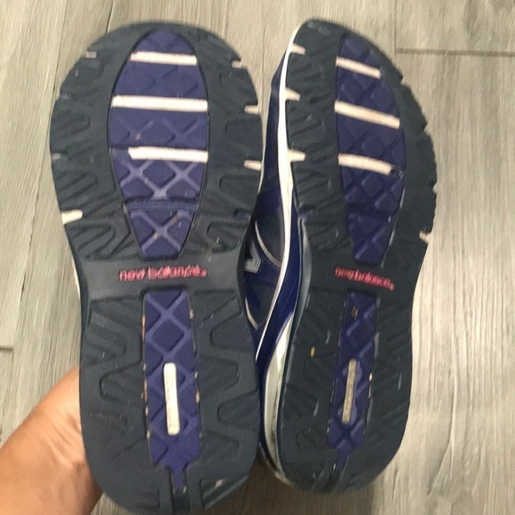 New Balance Performance/Motion Control Runners. Size 8.5 - Picture 8 of 10